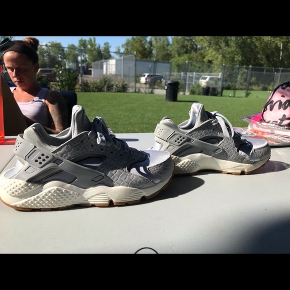 Nike Huaraches Size 7 - Picture 5 of 7